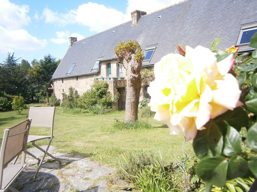 Les Chaumieres De Kerimel Bed & Breakfast Ploemel Eksteriør bilde